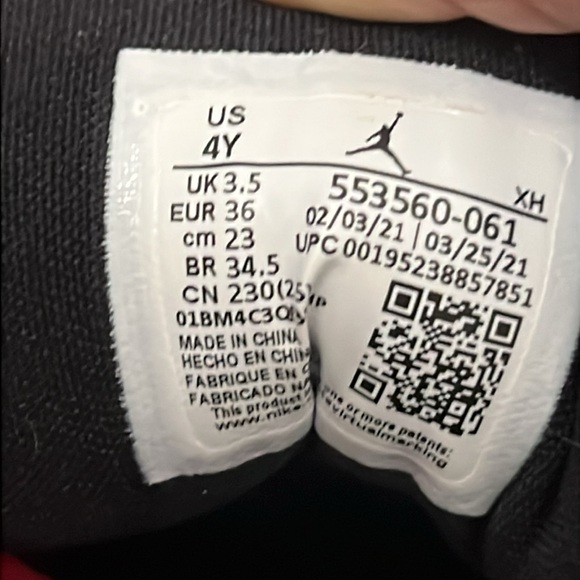 Air Jordan 1 low Gum red/black 4Y=W5.5! Preowned great condition w/o box! - Picture 11 of 12